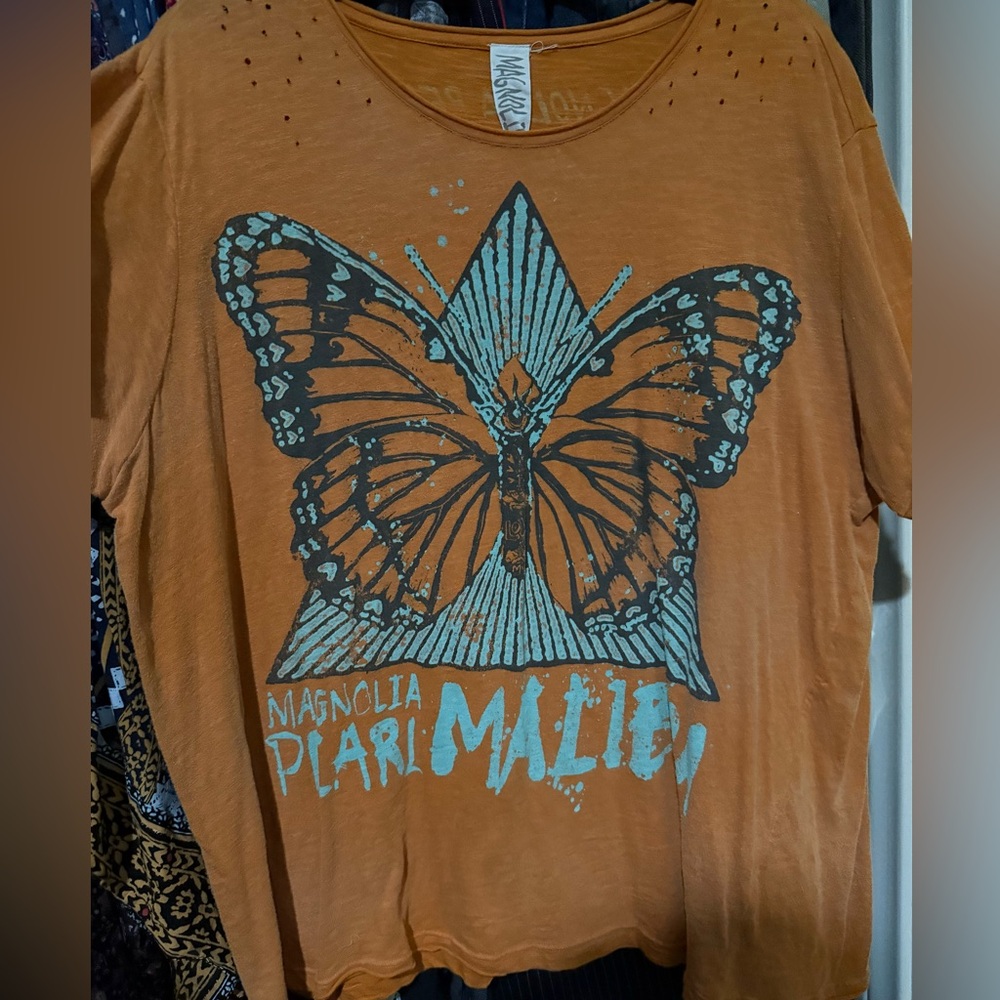 *NOT FOR SALE* NWOT Magnolia Pearl Butterfly Boyfriend T